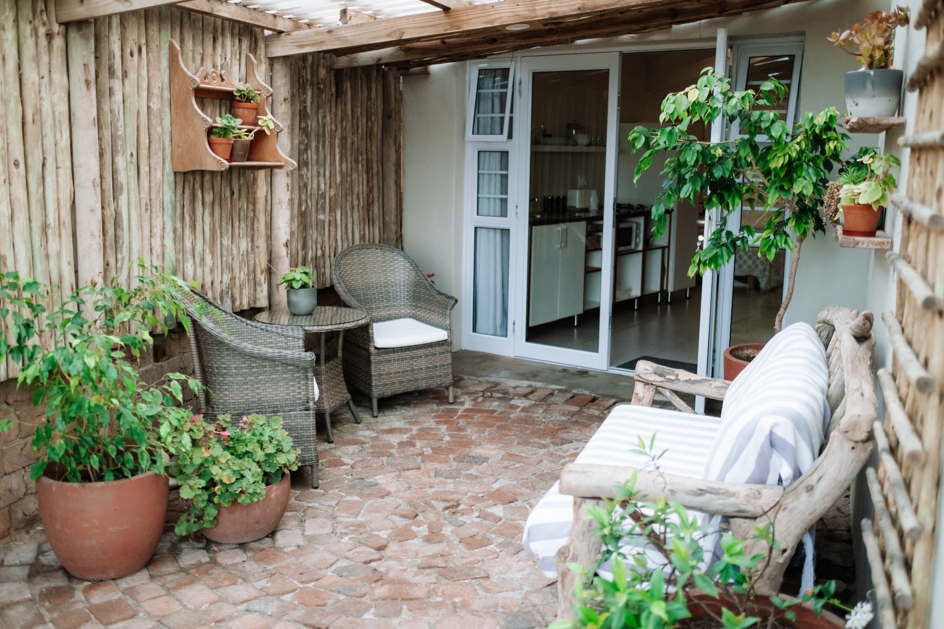 The Courtyard gallery image 6 - Pebbles Beach Cottage